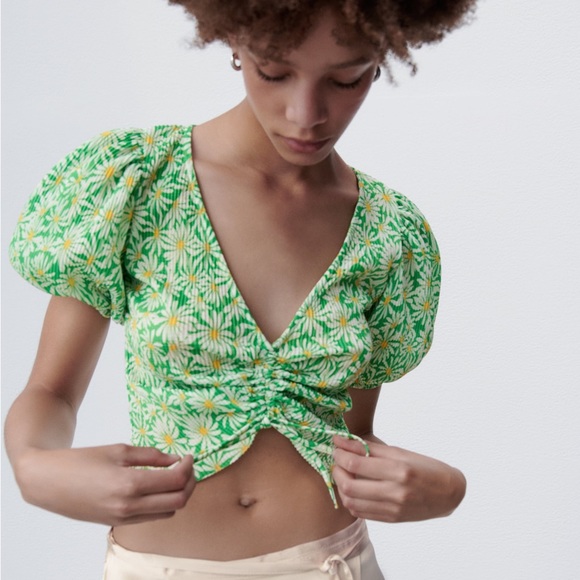 SOLD - Green ZARA Daisy Scrunched Top - Picture 6 of 10
